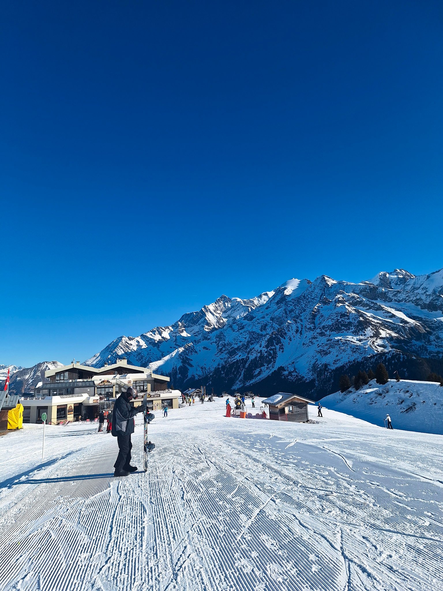 ines silva tavares blue piste for learning how to snowboard in the alps